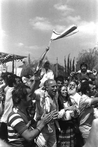 Daring Rescue of Jewish Hostages in Entebbe Takes Place | CIE