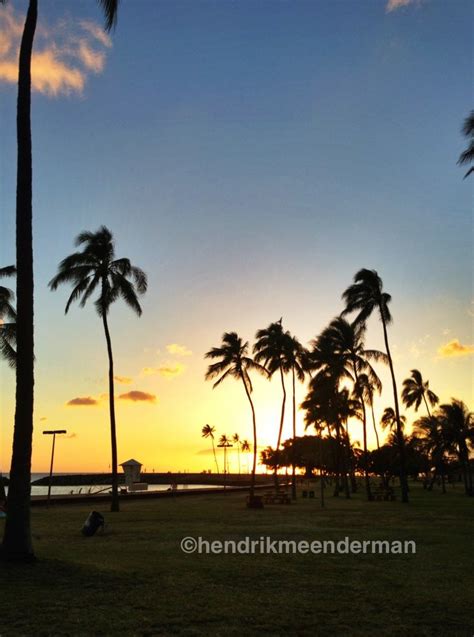 Sunset at Ala Moana beach park | Ala moana beach, Hawaii condos, Magic ...