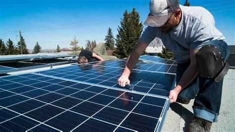 Solar Panel Maintenance - How Do You Clean Solar Panels