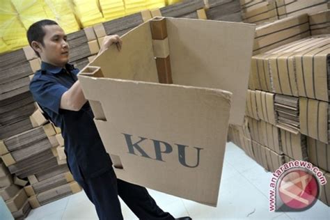 KPU terima 1.740 bilik suara dari kardus - ANTARA News Megapolitan