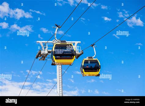 Cable car system in La Paz city, Bolivia Stock Photo - Alamy