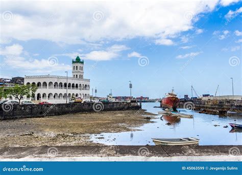 The Mosque Of Moroni In Grande Comore Island. Editorial Stock Image - Image: 45063599