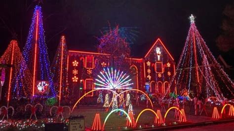 8 Best Drive Through Christmas Lights Houston 2023