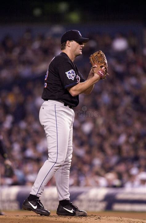 Al Leiter Pitching in the 2000 World Series Editorial Photo - Image of series, world: 74664556