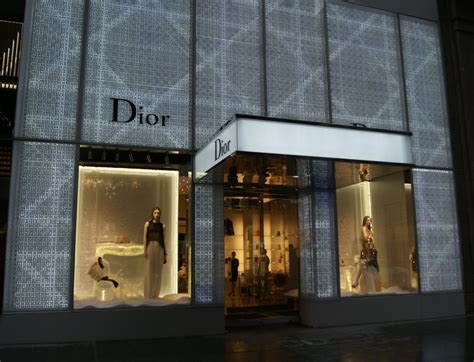 Dior Store in Fifth Avenue, New York | Dior store, New york, York