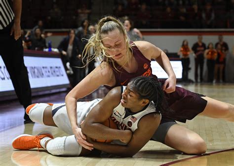 Virginia women lose big lead but come through in clutch at Virginia ...