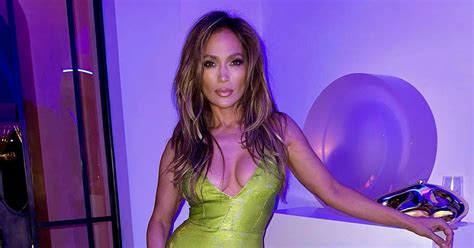 Jennifer Lopez Stuns in Lime Green Dress for ‘Date Night’ - Monika Kane