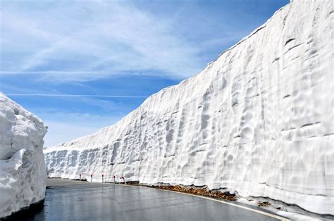 Visit the Japanese Alps for the Deepest Snow in the World - Condé Nast ...