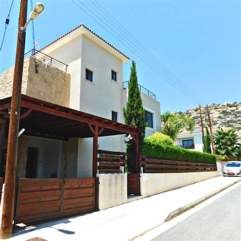 Peyia Properties for Sale | Villas for sale | MyMove Cyprus