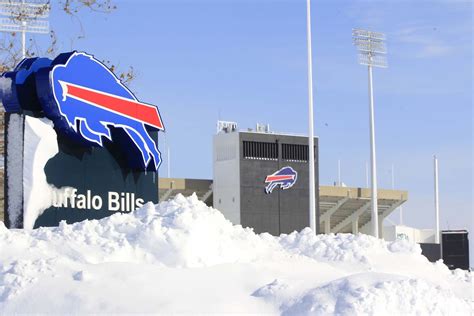 Bills on the clock to clear 220k tons of snow from stadium