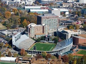 Home of the Vanderbilt Commodores is Vanderbilt stadium located in ...