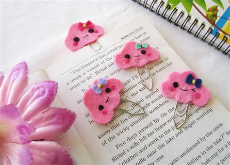 DIY paperclip bookmark - A little love everyday!