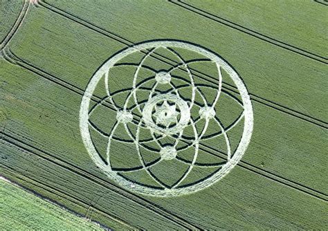 17 Best images about Crop Circle Designs on Pinterest | Fields, Green street and Geometric art