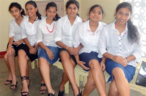 Sri Lankan School girls - 3 | Sri Lankan & Desi Indian Girls