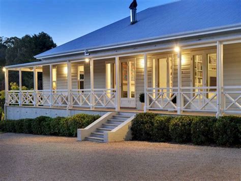 60 Stunning Australian Farmhouse Style Design Ideas | Facade house, Farmhouse style house ...