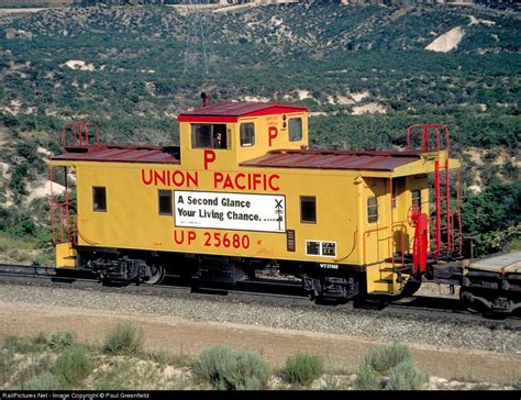 Union Pacific Caboose UP 25680 at Cajon Pass, California by Paul Greenfield | Union pacific ...