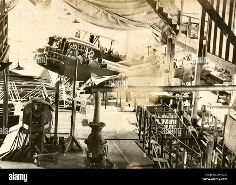 Airplane History, Airplane Manufacturing History Stock Photo - Alamy