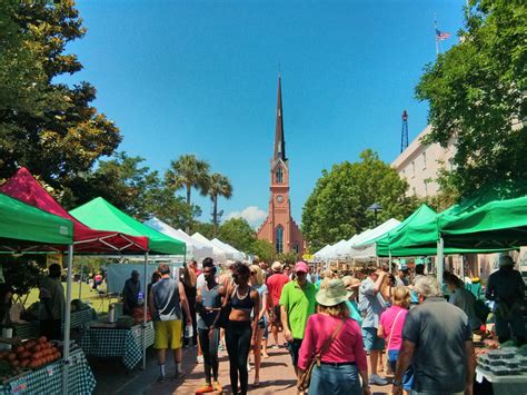 Charleston Farmers Market - Glimpses of Charleston