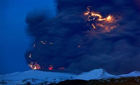 ‘Dirty thunderstorm’: Lightning in a volcano - NBC News