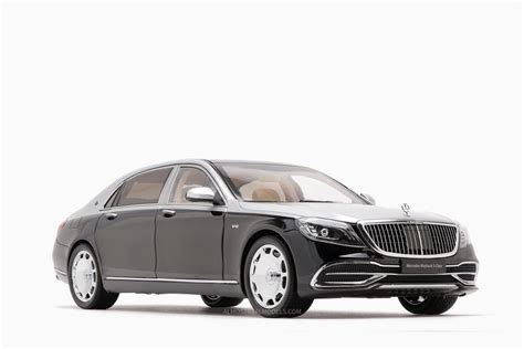 Mercedes - Maybach S-Class 2019 Black / Silver 1:18 by Almost Real