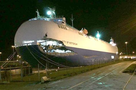 Shocking ship damage shows horrifying power of killer Storm Desmond | Daily Star