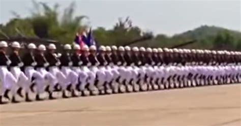 Navy Drill Team Stuns 35 Million With Mesmerizing Synchronized Routine ...