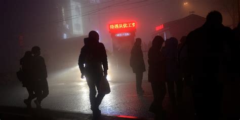 Eerie Photos Show China's Problem With Air Pollution - Business Insider