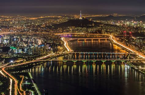 Seoul Cityscape - Night Bridge Reflections 4K Ultra HD Wallpaper