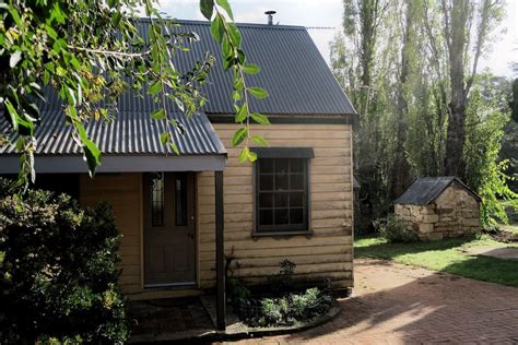 Bendooley Estate Book Barn, Berrima pet friendly holiday accommodation ...