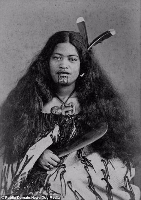 Portraits show last traditionally inked Maori women of NZ | Daily Mail ...