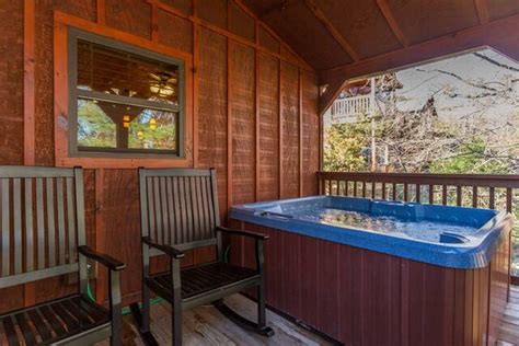 10 Romantic Pigeon Forge Cabins For Honeymoons with Hot Tubs!