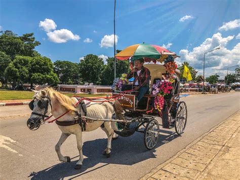 Lampang "Horse carriage city” - รุ่งเจริญทราเวล Rungcharoen Travel