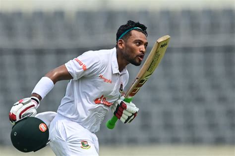 Najmul Hossain Shanto muscles a pull | ESPNcricinfo.com