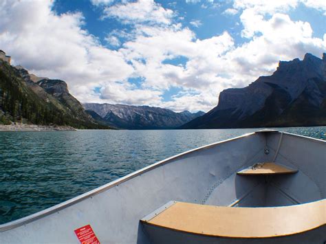 Lake Minnewanka Boat Rentals: Motor Boats & Kayak Rentals