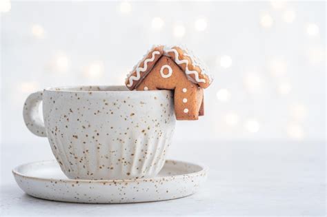 Premium Photo | Mini gingerbread house