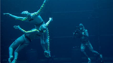 How Kate Winslet and the 'Avatar 2' Cast Pulled Off Acting Underwater: 'It Was Completely ...