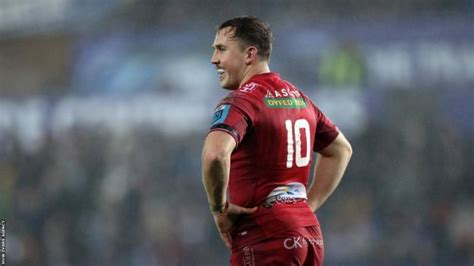 Ioan Lloyd: Scarlets fly-half desperate for second Wales chance - BBC Sport