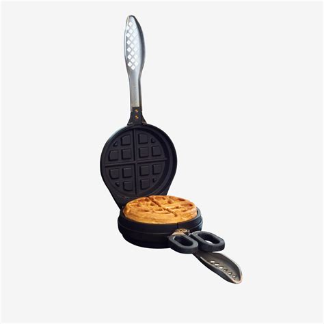 Wonderffle Stuffed Waffle Maker | Cast Aluminum | Bespoke Post