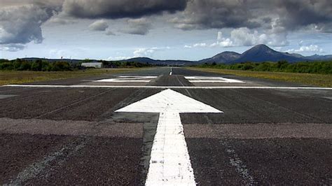 BBC News - Isle of Skye commercial flights could resume in 2014