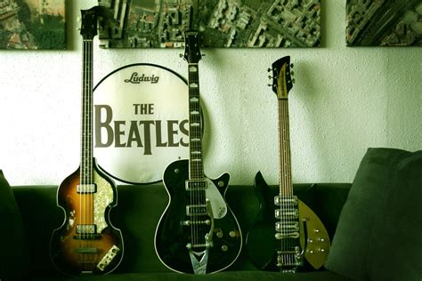 The Beatles Abbey Road Miniature Guitar Collection In Shadowbox Frame (RGM8836) | lupon.gov.ph