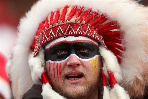 Kansas City Chiefs ban headdresses, facepaint and will reconsider 'Arrowhead chop' - TheGrio