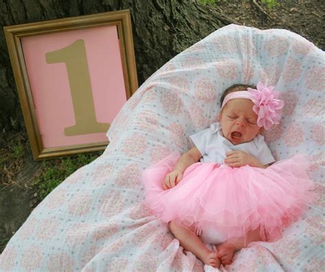 Amy's Creative Pursuits: One Month Old Baby Photo Shoot