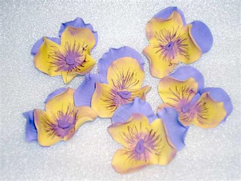 Gumpaste Pansies (Pansy) Cake Toppers, Cupcake Toppers, Weddings ...