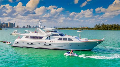 YATCHS IN MIAMI- Miami Boat Rental and Charters. Party boats.Miami Boat Rental