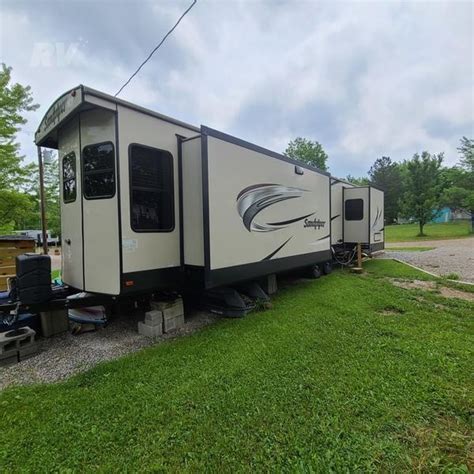 2019 FOREST RIVER SANDPIPER 401FLX For Sale in New London, Ohio | RVUniverse.com