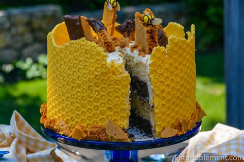 Honeycomb Cake with Sponge Toffee Garnish – Entertablement