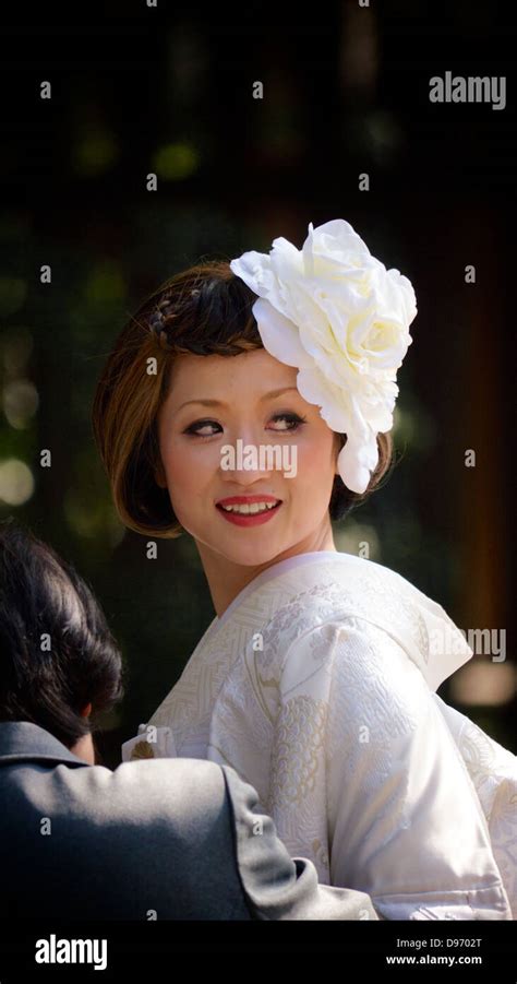 Japanese Traditional Shinto Wedding at Meiji Shrine, Tokyo Stock Photo - Alamy