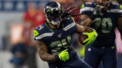 How Marshawn Lynch rubs Super Bowl INT in Pete Carroll’s face | Yardbarker