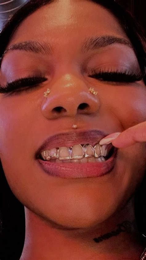 @𝐏𝐑𝐄𝐓𝐓𝐘𝐁𝐋𝐔𝐍𝐓𝐙 | Grills teeth, Grillz teeth, Pretty teeth