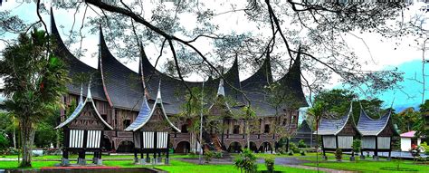 Rumah Adat Sumatera Barat - Mimbar Sumbar